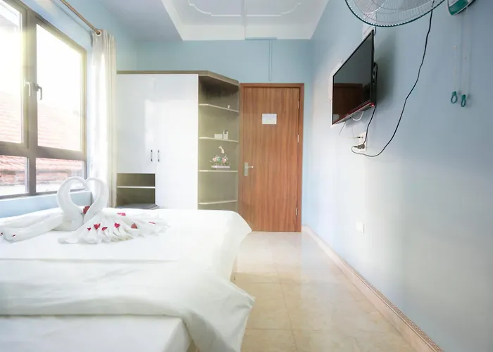 Fancy Backpackers Hạ Long