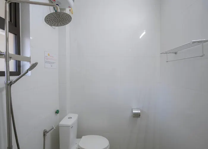 Fancy Backpackers Hotel 2*