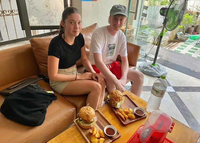 Fancy Backpackers Hotel Hạ Long