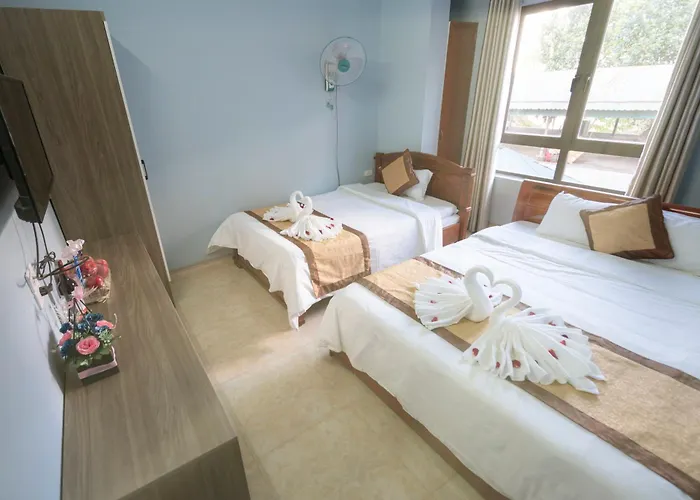 Fancy Backpackers 2*
